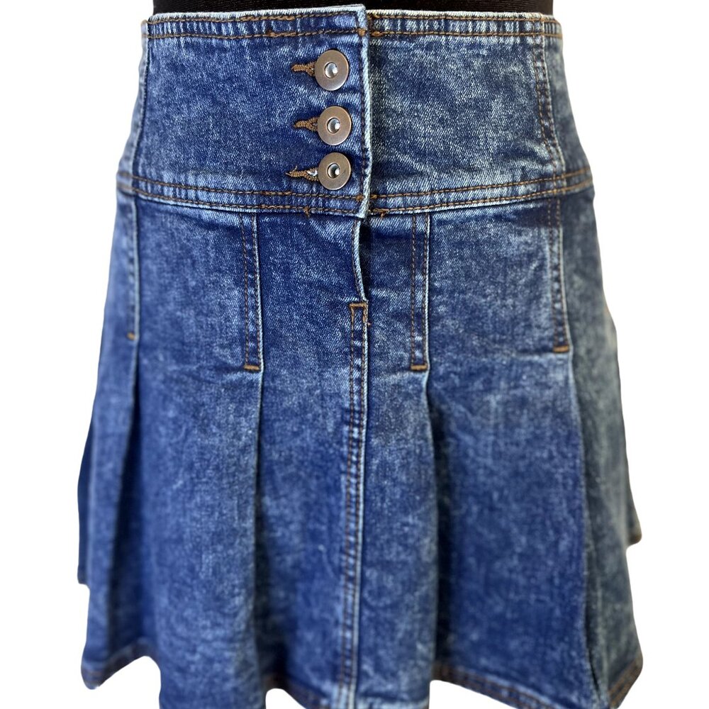 Pleated Demin Jean Button Fly Sexy Short Skirt NWT No Boundaries Size Large